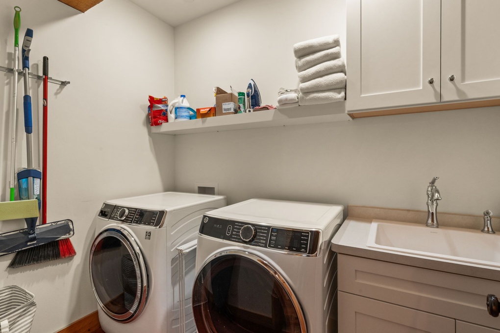 Laundry Room 1 - Main Floor