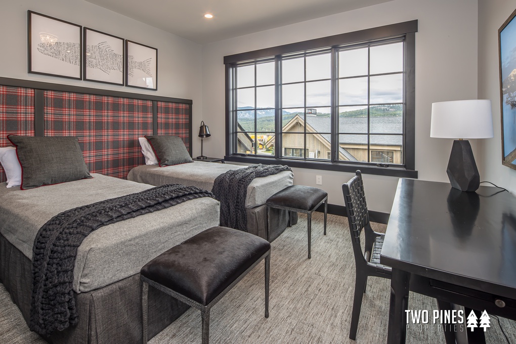 King Bedroom (king can be converted to two twins)