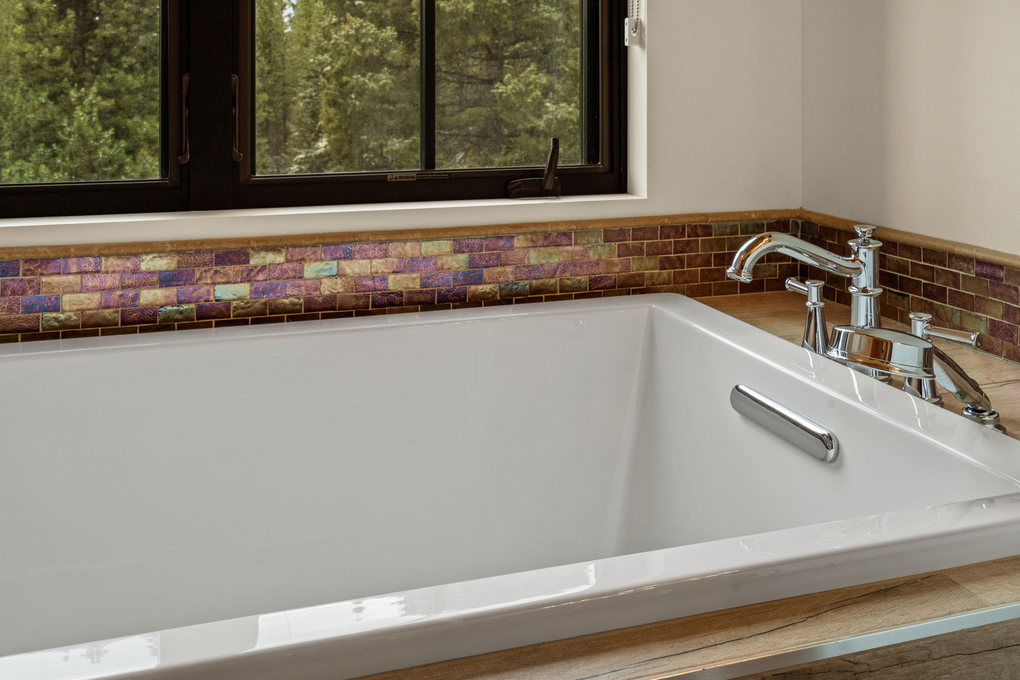 Primary Bedroom En-Suite Full Bath with Soaking Tub, Dual Vanity and Walk-in Shower