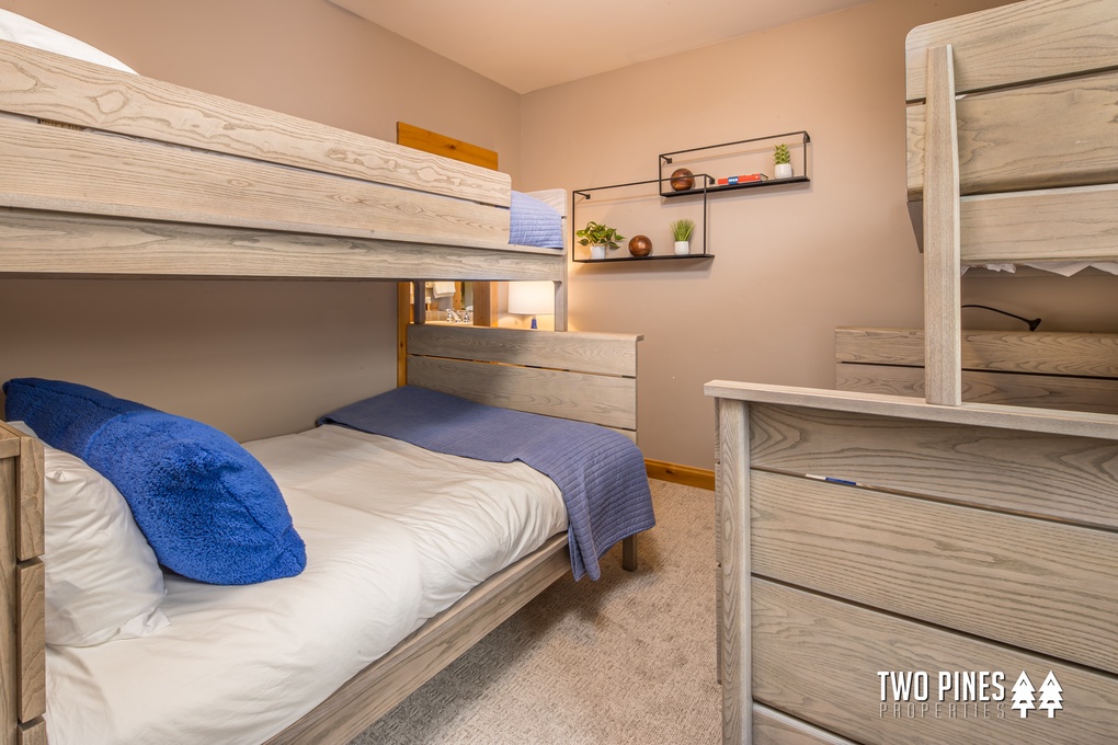 Upper Level Bunkroom with Two Bunkbeds