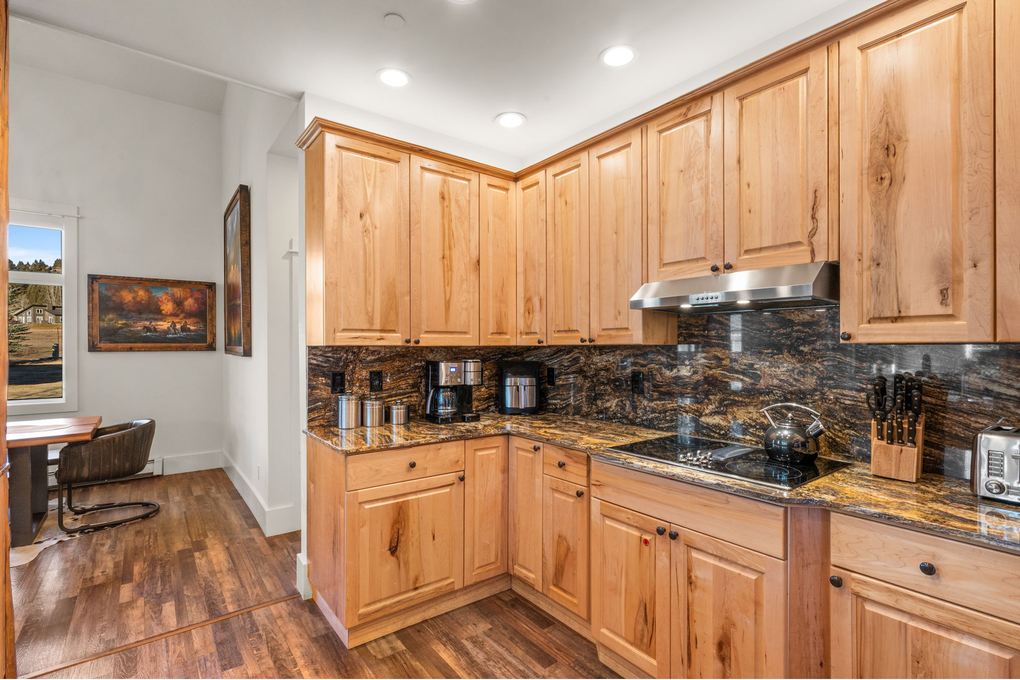 Upgraded and Modern Kitchen