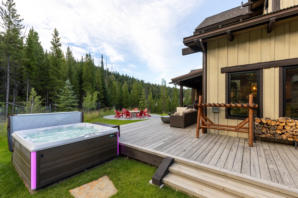 Private Backyard with Hot Tub, Firepit, Grill and Seating
