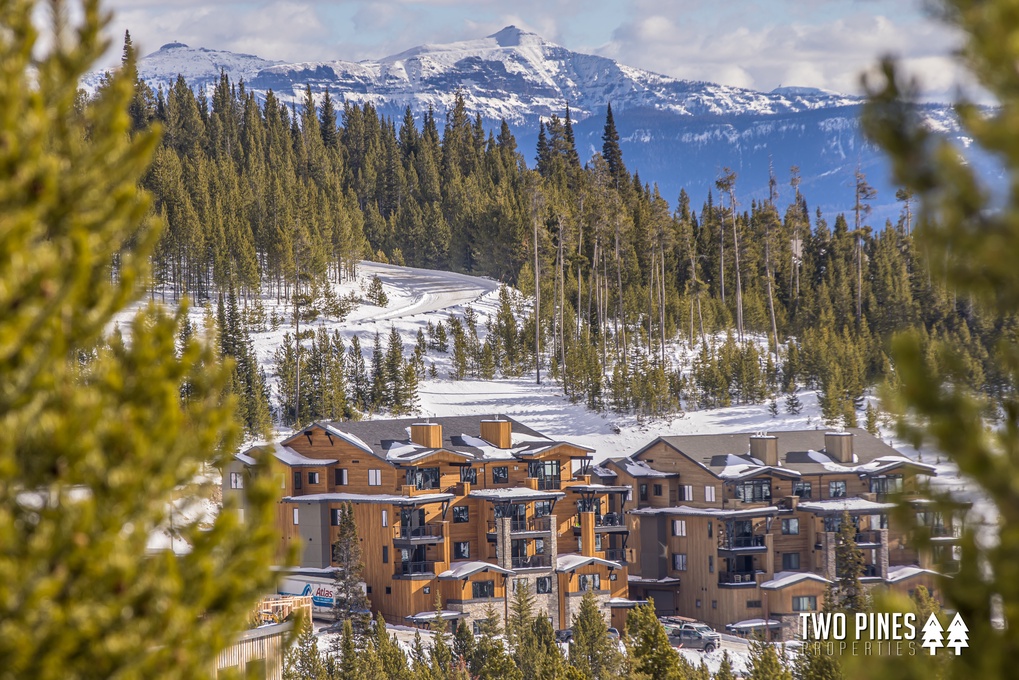 Expansive Mountain Views