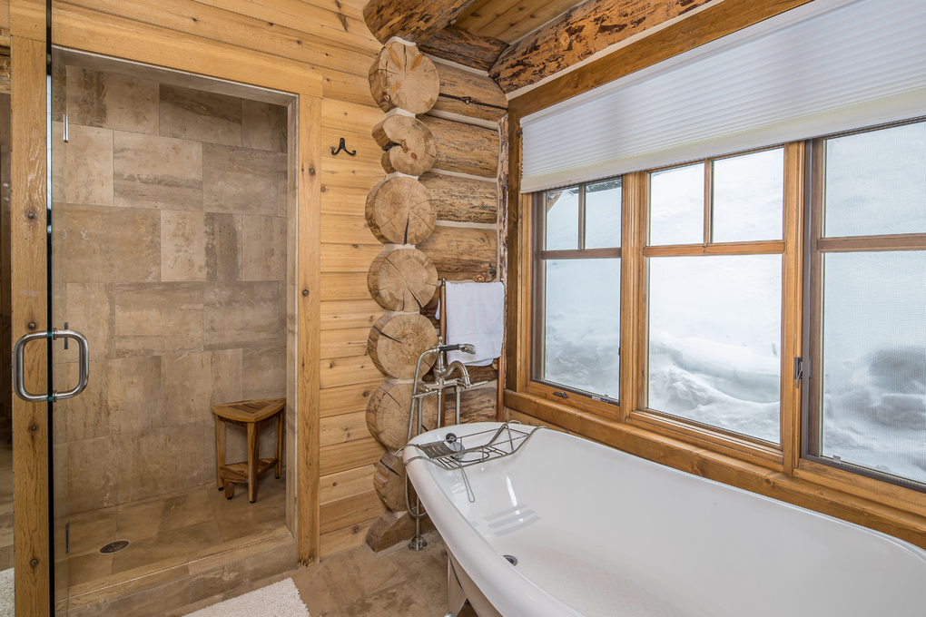 Primary Suite En-Suite, Soaking Tub, Walk-in Shower