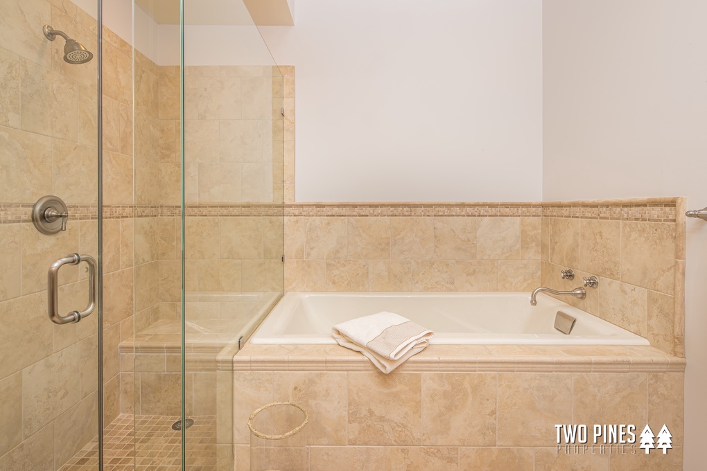 En-Suite Bath Tub