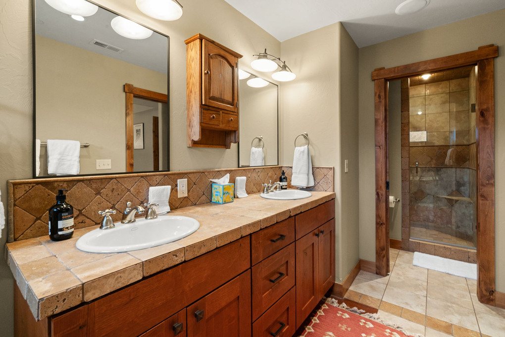 Primary Bedroom En-Suite - Second Floor