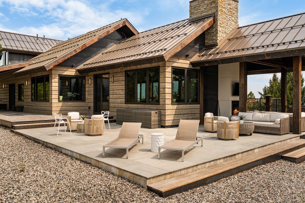 Private Outdoor Entertainment Space