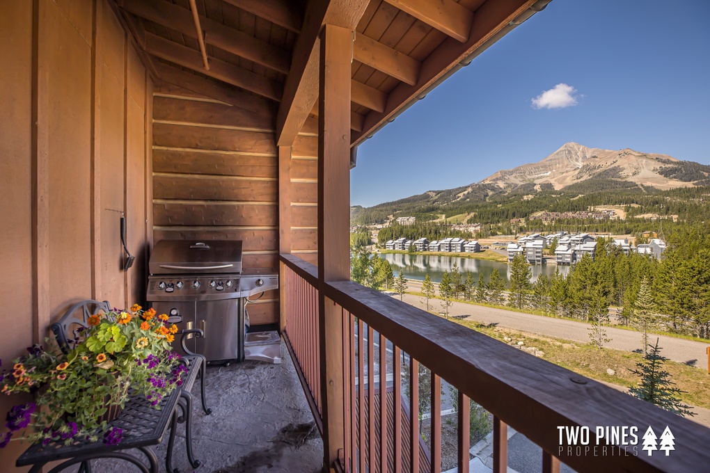 Private Balcony - Gas Grill