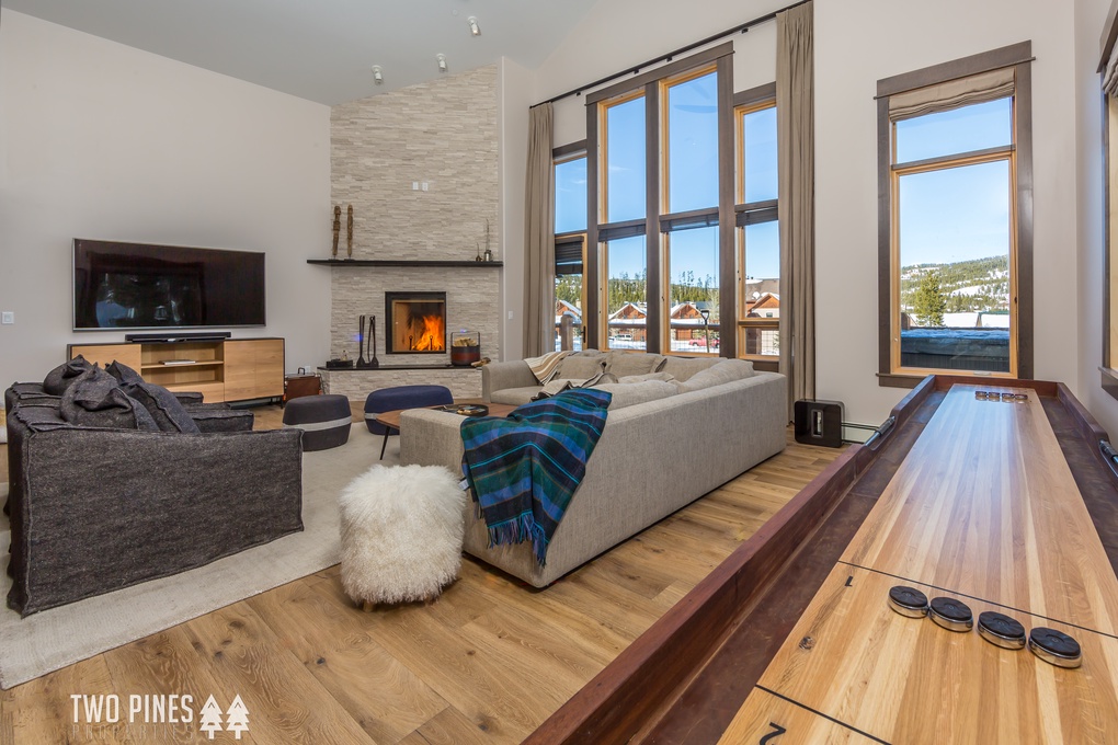 Cozy and Spacious Livingroom