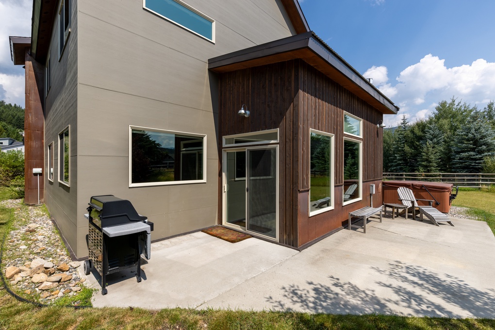 Patio with grill
