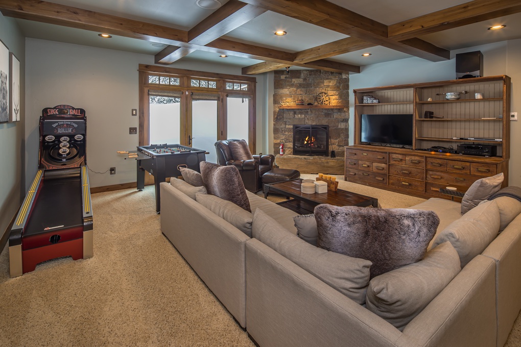 GAME ROOM - 8 Little Thunder-6210