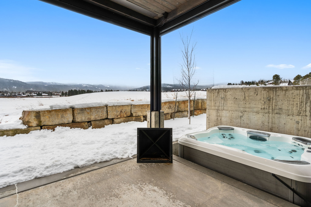 Private Rear Deck with Hot Tub