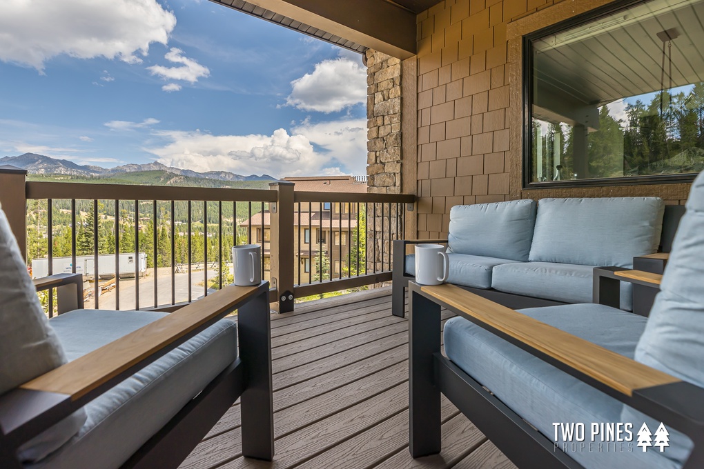Deck with Outdoor Seating