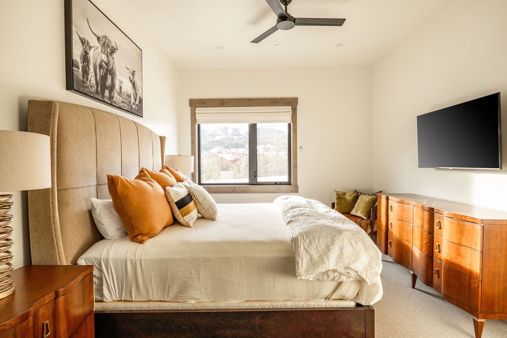 Primary King Bedroom with En Suite