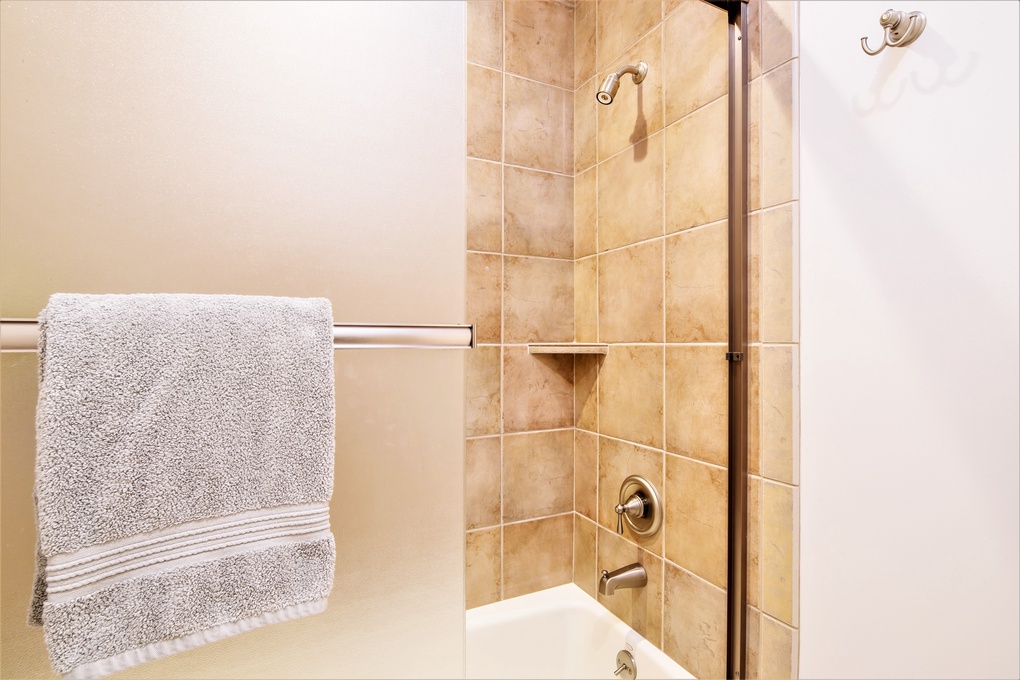 Jack & Jill Shared Full Bath with Shower/Tub Combo