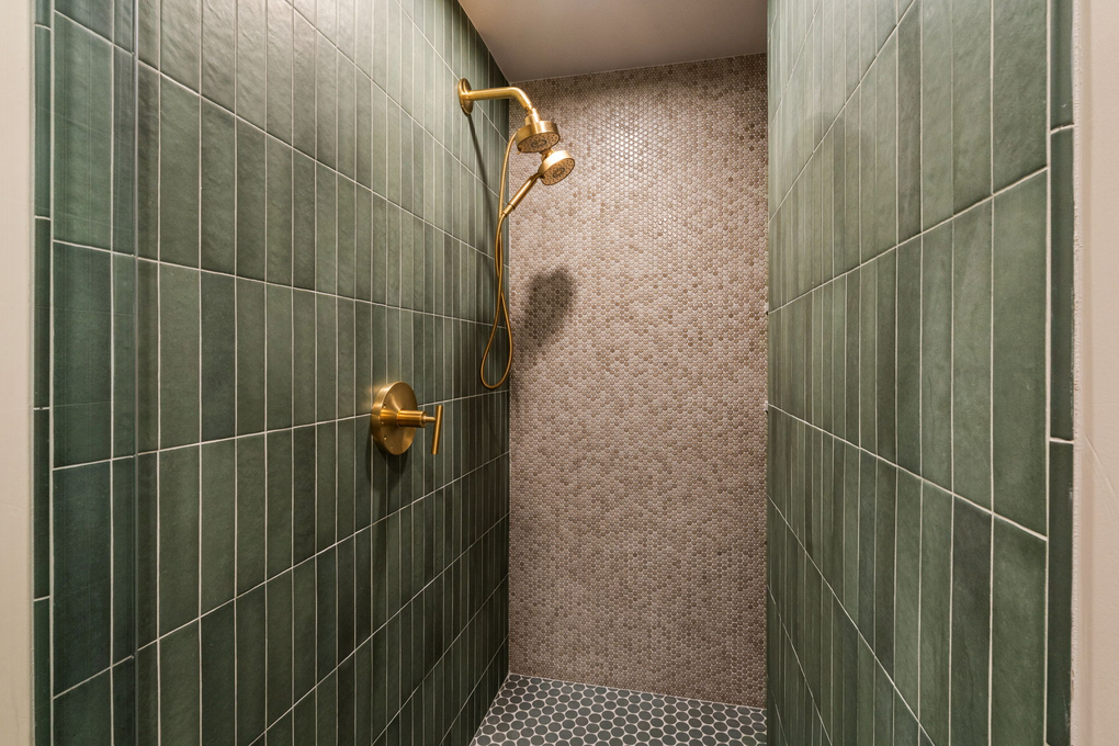 Primary En-Suite with Dual Vanity and Walk-in Shower