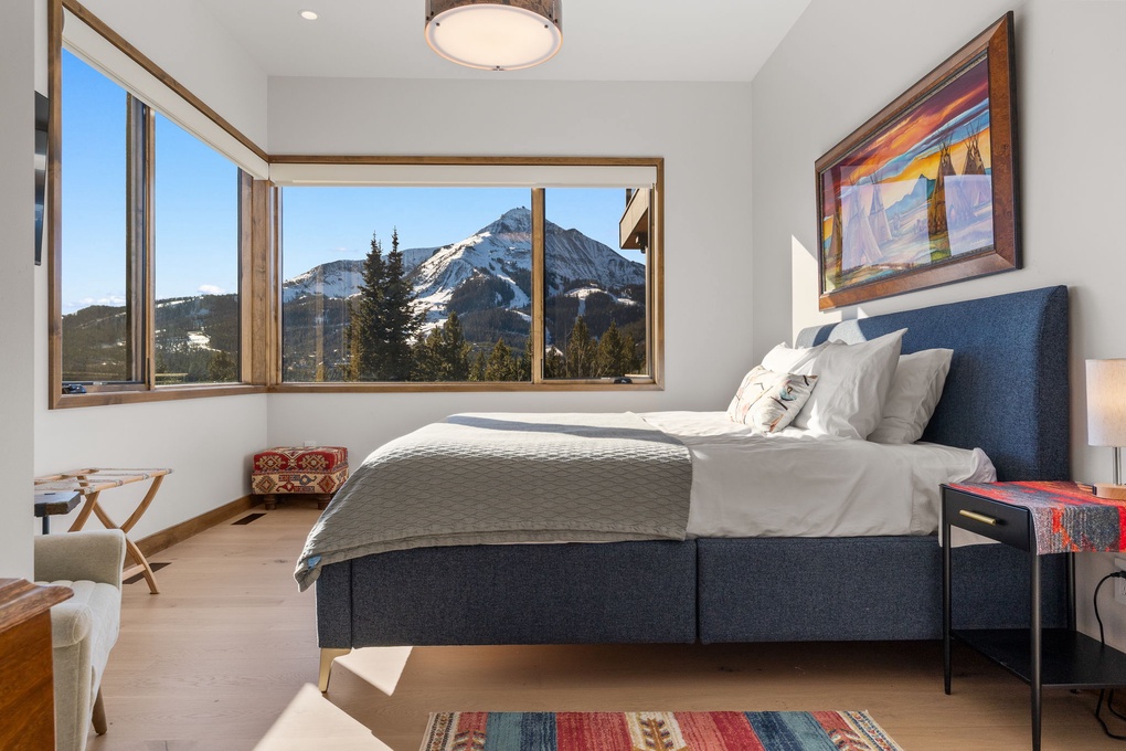 Main Floor Jr. Primary Bedroom w. En-Suite