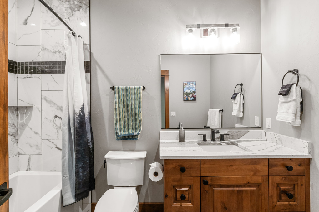 Full Bathroom (main floor)