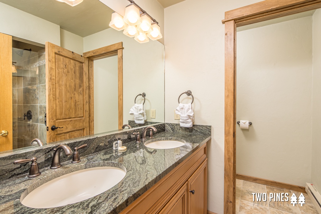 Primary En-suite Bathroom with Dual Vanities