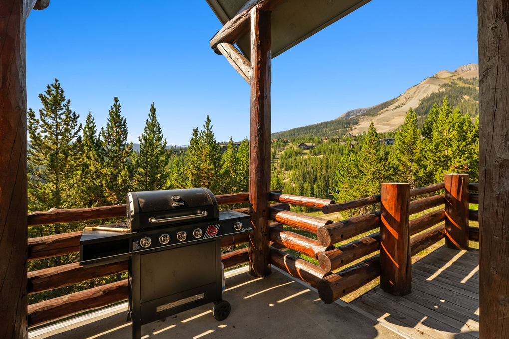 Private Deck w. Grill