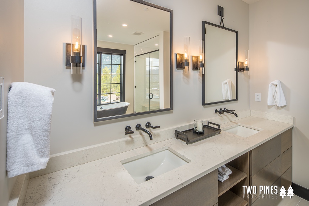 Vanity in En-Suite
