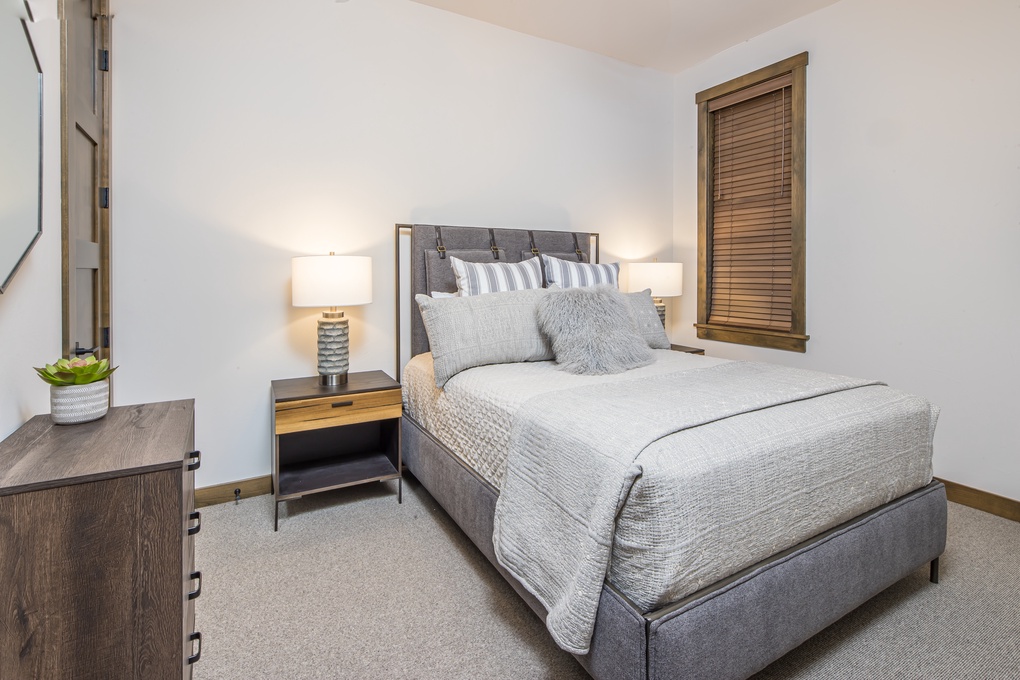 3rd Guest Bedroom with Queen Bed