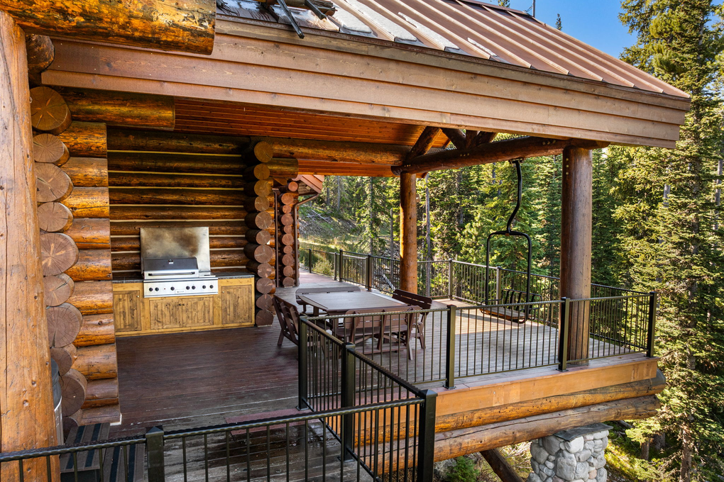Private Deck