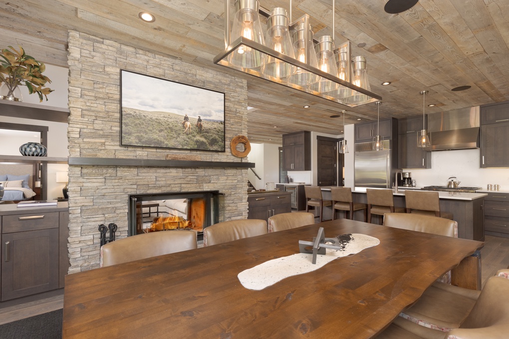 Dinning Room with Seating For Eight