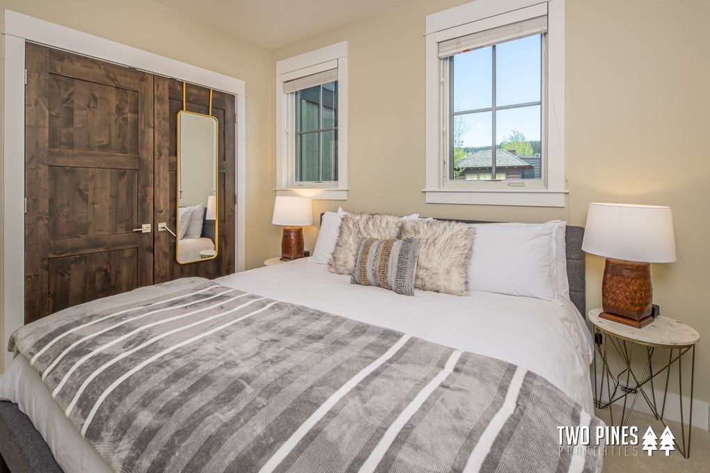Guest Bedroom - King Bed