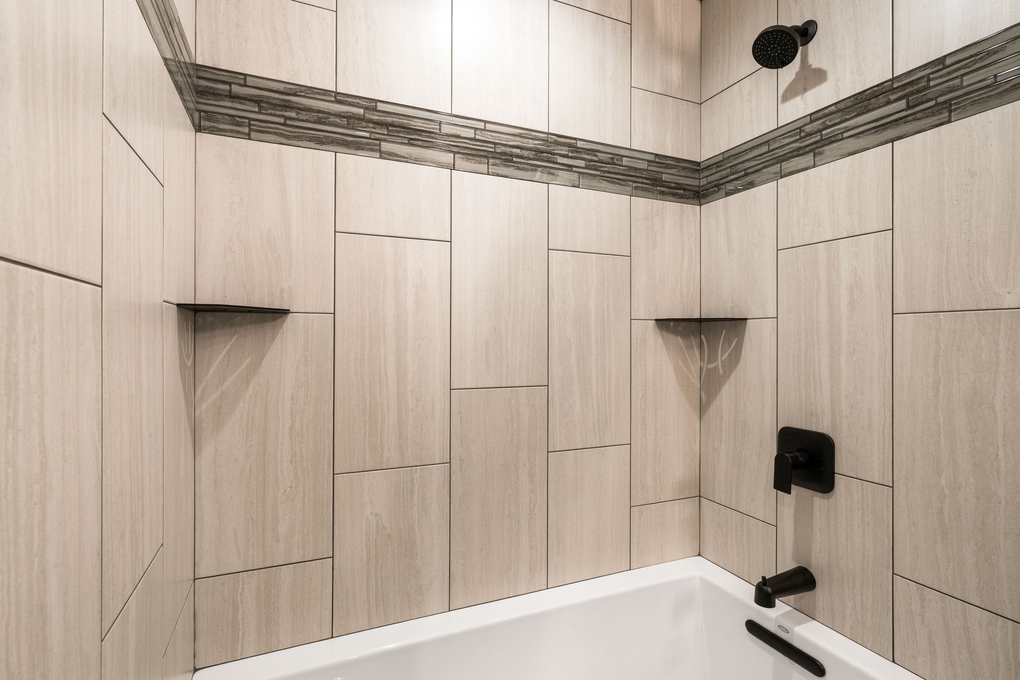 Third Floor Hallway Full Bath