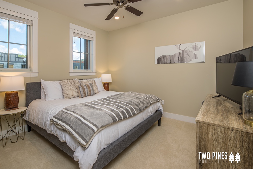 Guest Bedroom - King Bed