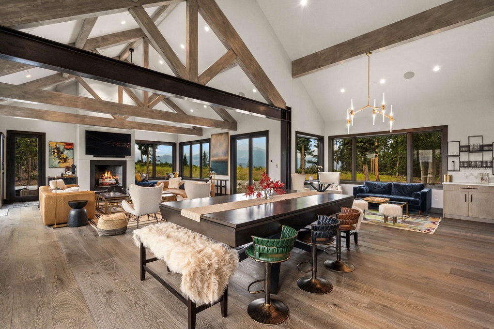 Dining Room Table w/ Seating for 8