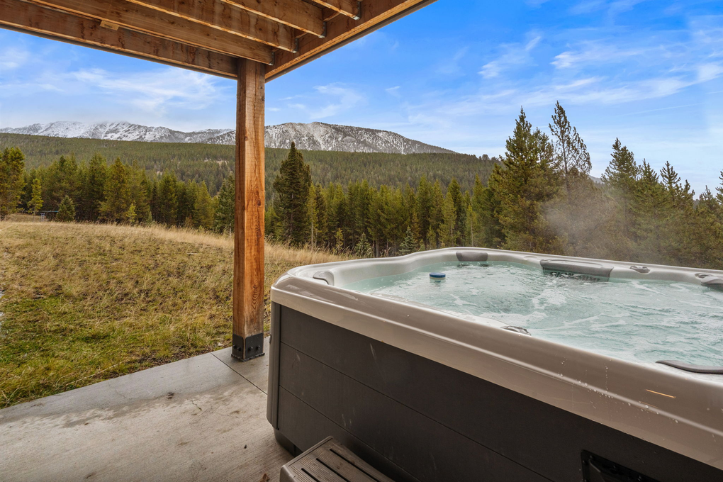 Private, Covered Hot Tub