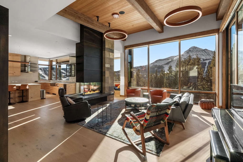 Open Concept w/ Gas Fireplace