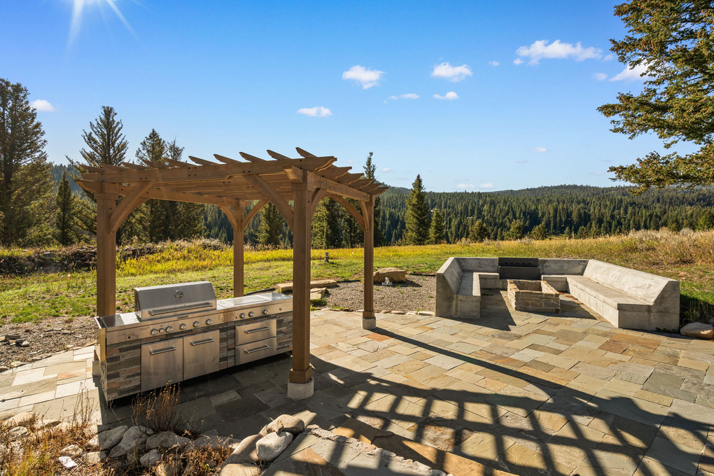 Kitchen Grill, and Wood Fire-Pit Outback