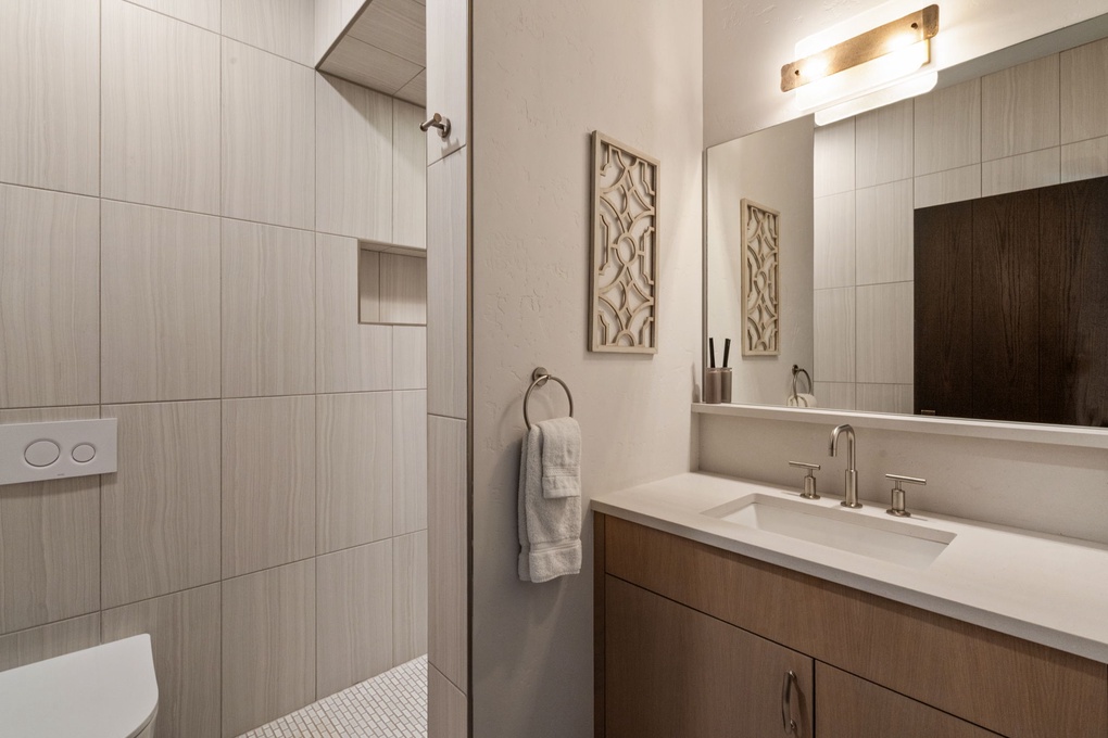 Downstairs Guest Bedroom 2 En-Suite