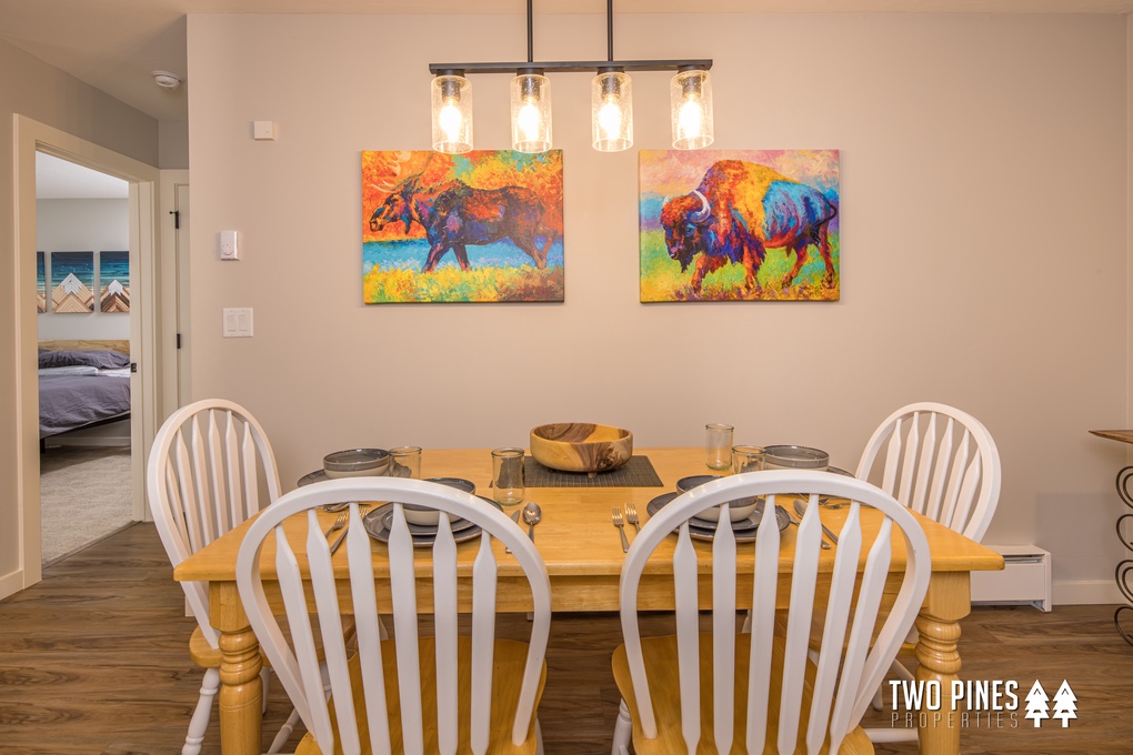 Dining Area with Seating for 4