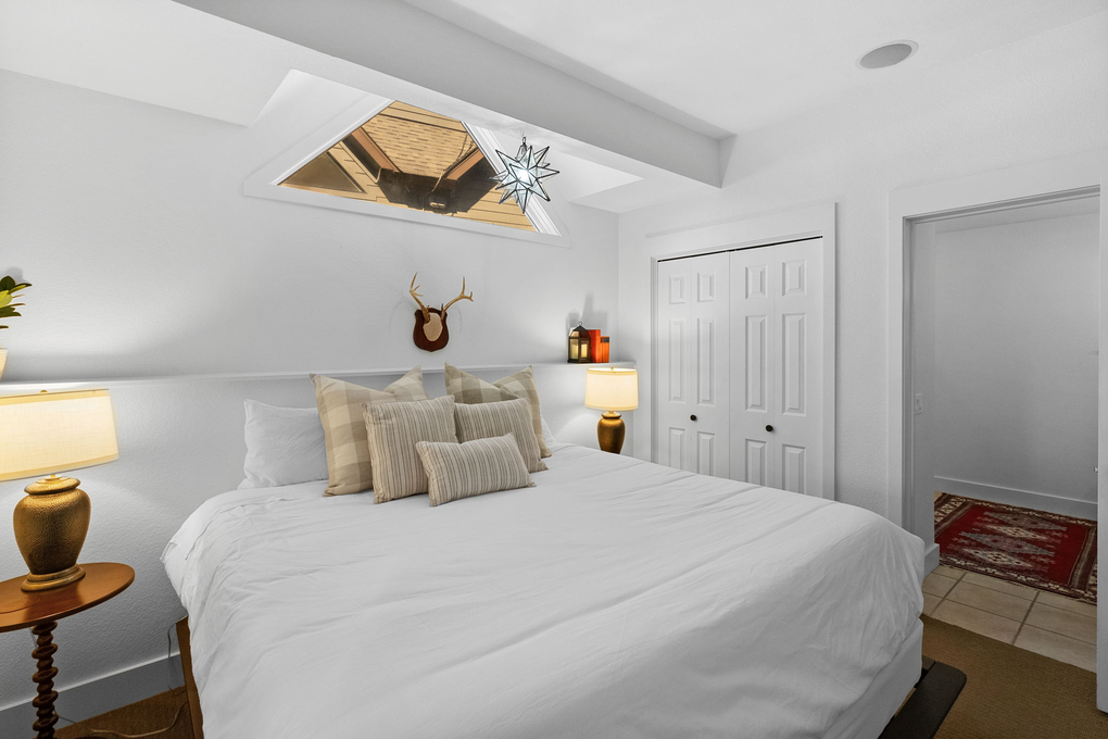 Guest Bedroom with King Suite