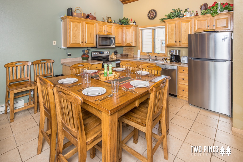 Dining Room Table - Seats 8 Guests