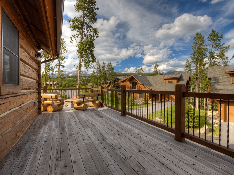 Private Deck
