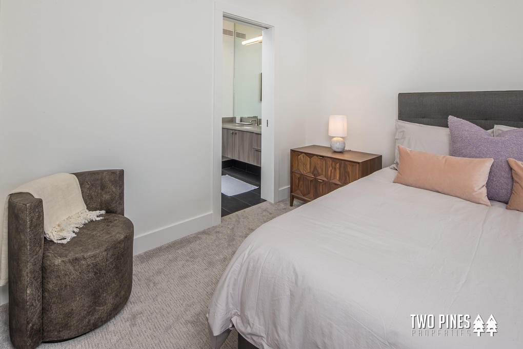 3rd Primary Bedroom with en Suite Bathroom