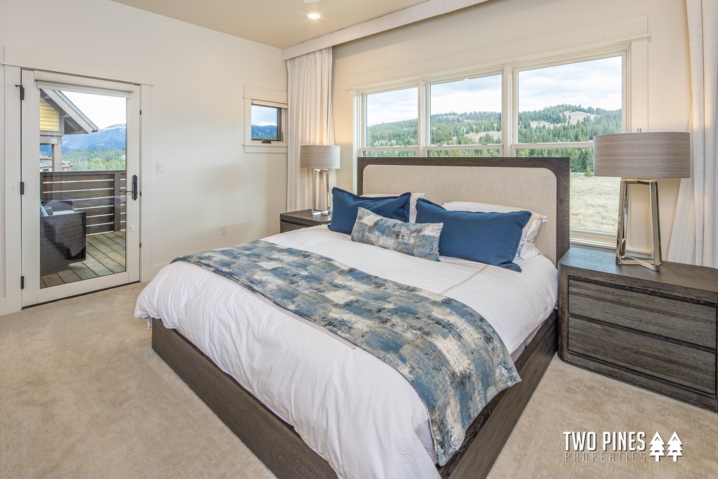 Guest Bedroom with Queen Bed