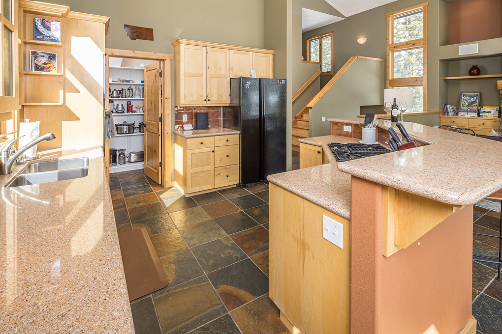 Spacious Kitchen Perfect for Homemade Family Meals