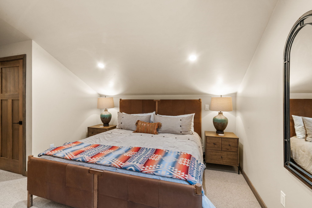 Guest Bedroom 2 with King Bed (third floor)