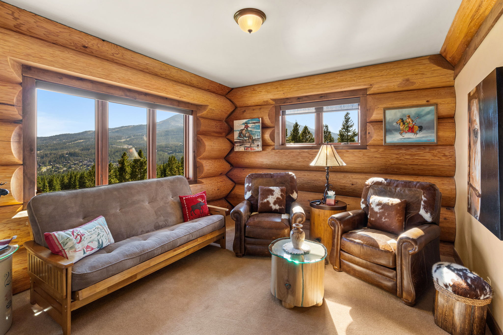 Cowboy Room (main floor w/ futon)