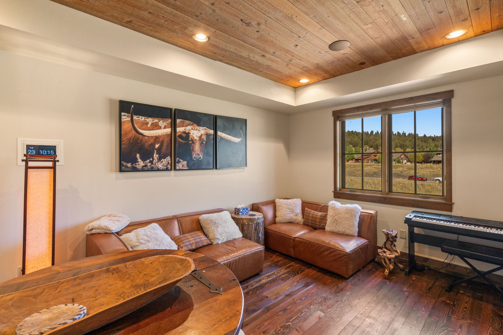 Upstairs Entertainment Area