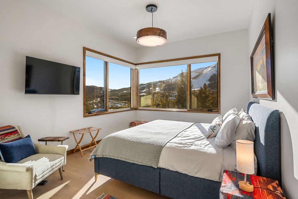 Main Floor Jr. Primary Bedroom w. En-Suite