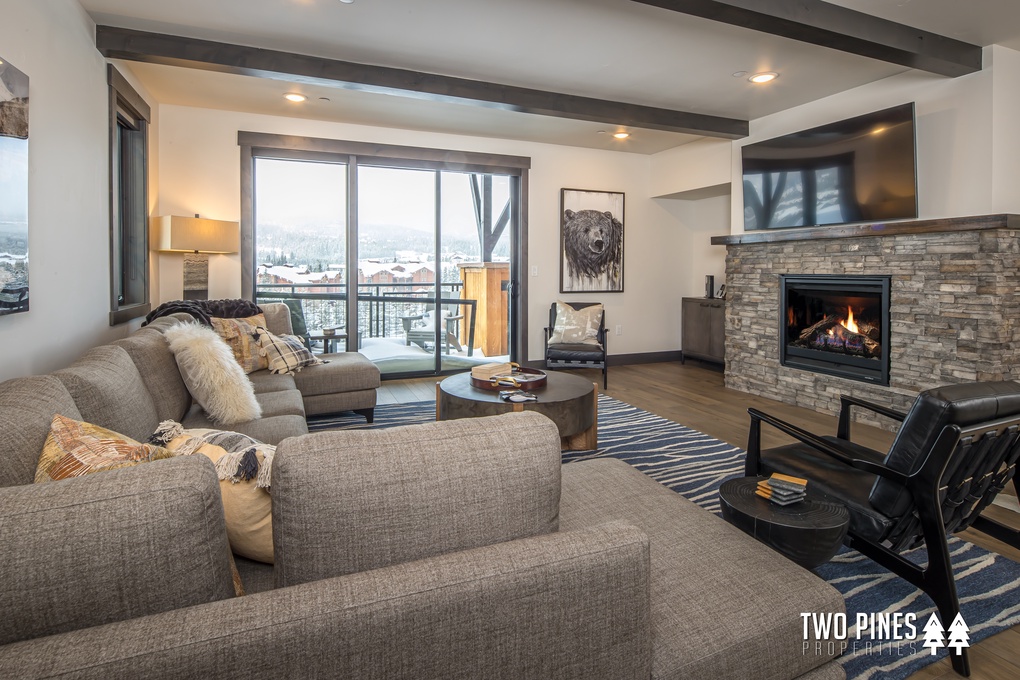 Great Room with Fireplace