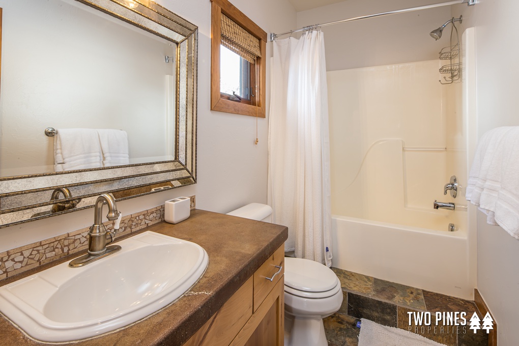 Main Level Shared Bath with Tub/Shower Combo