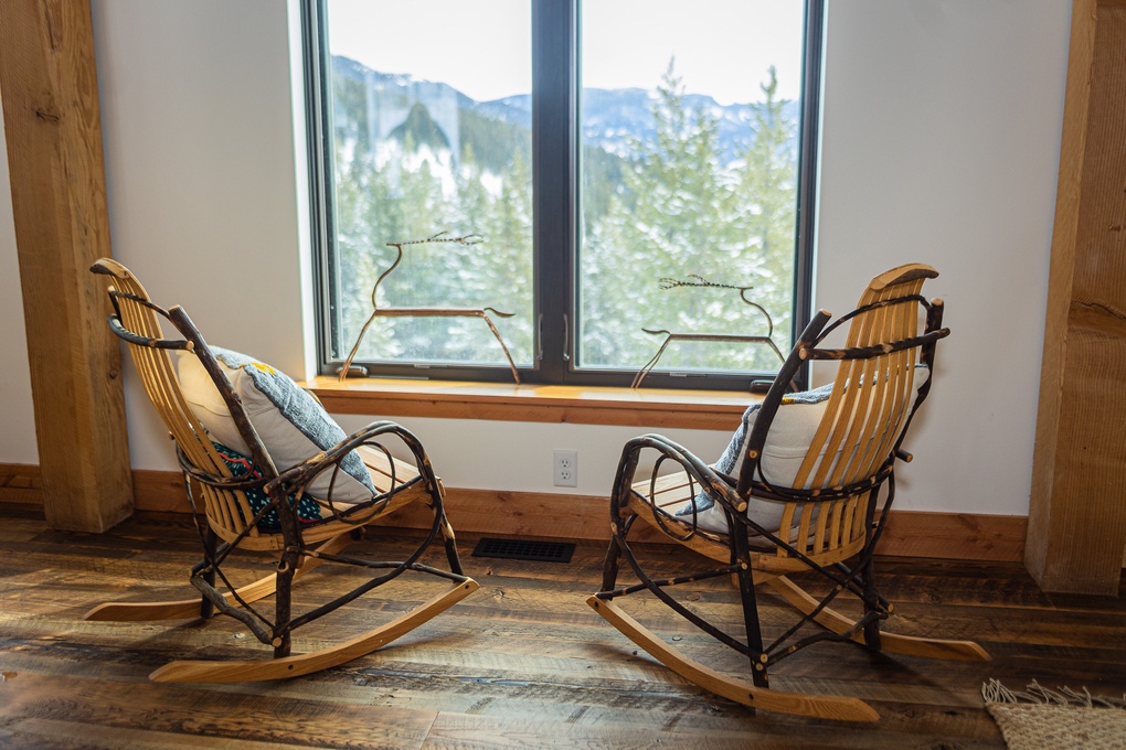 Living Area Seating with a View!